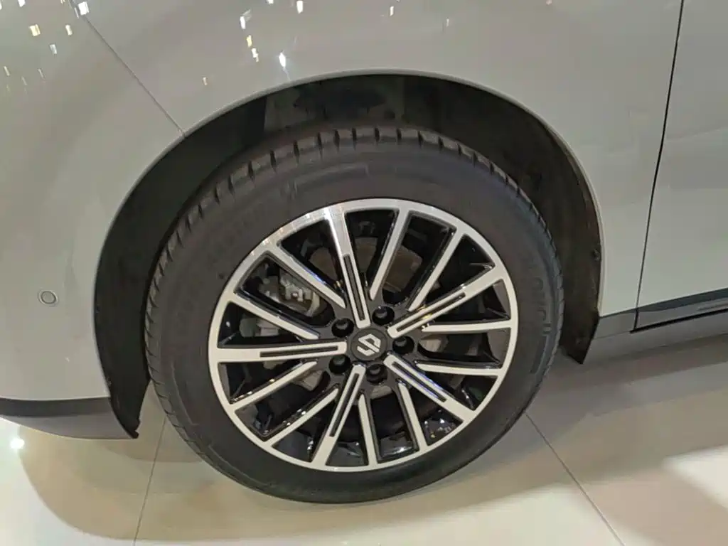 Leapmotor Leapmotor B10 — миниатюра 23