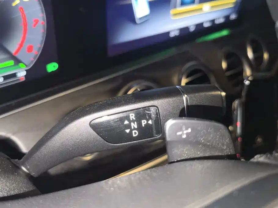 Mercedes-Benz E-Class — миниатюра 16