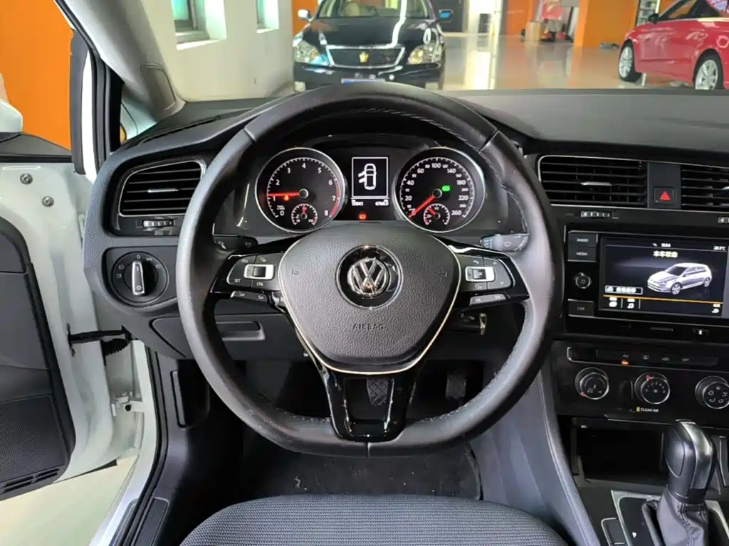 Volkswagen Golf — миниатюра 11