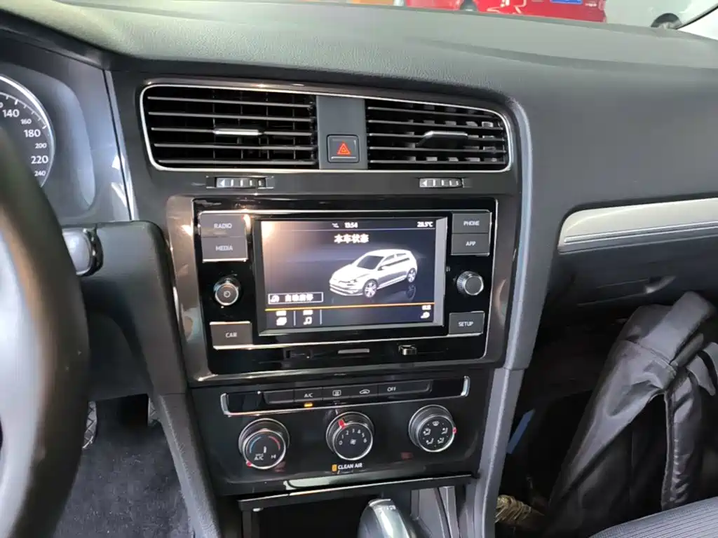 Volkswagen Golf — миниатюра 13