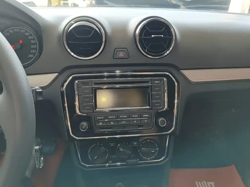 Volkswagen Jetta — миниатюра 13