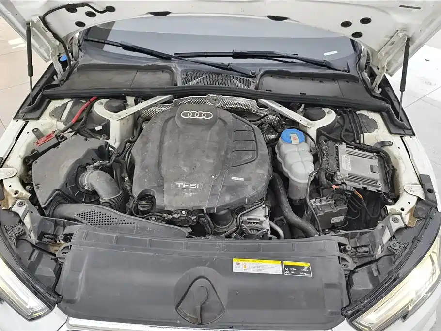 Audi A4L 2019 40 TFSI V