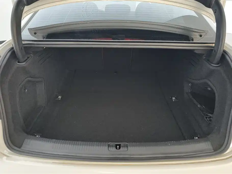 Audi A4L 2019 40 TFSI V