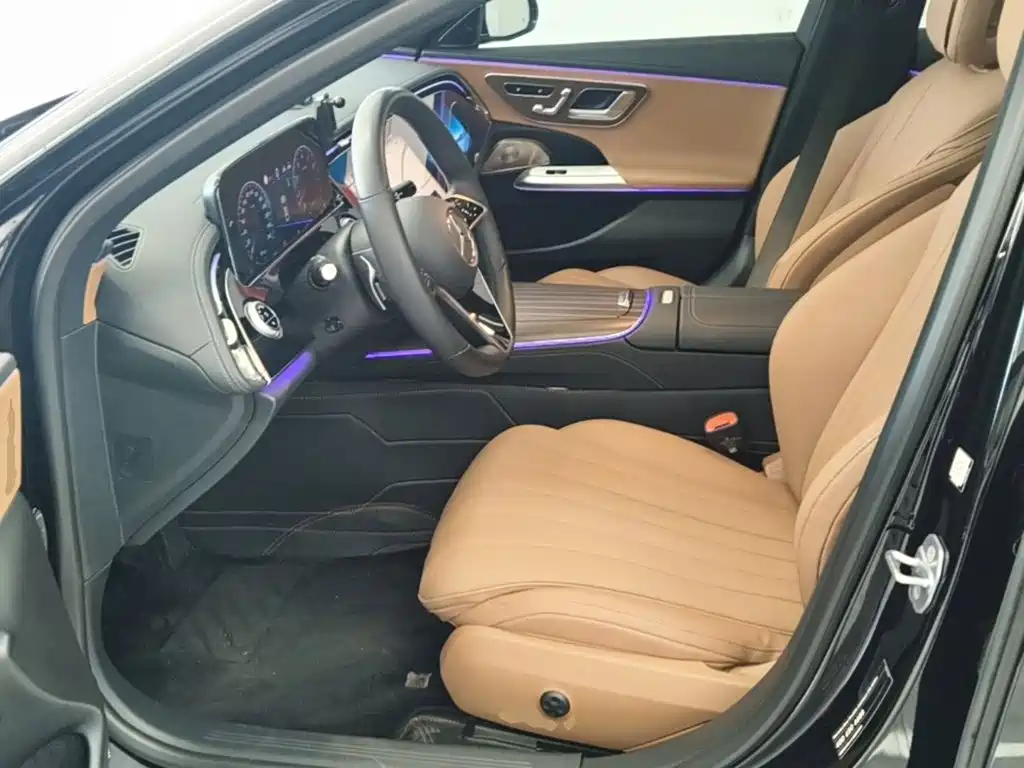 Mercedes-Benz E-Class — миниатюра 15