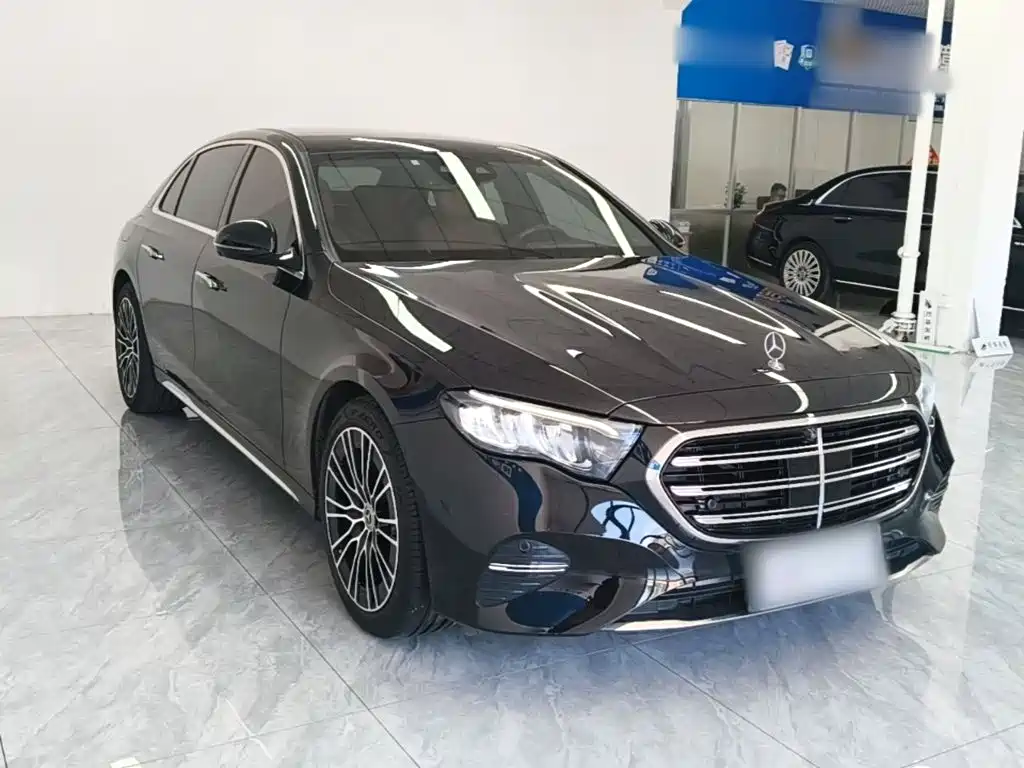 Mercedes-Benz E-Class — миниатюра 4