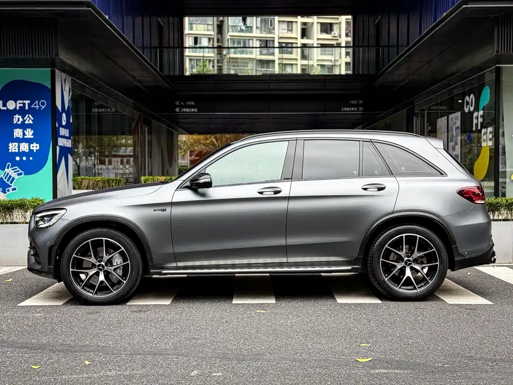 MERCEDES-BENZ GLC AMG