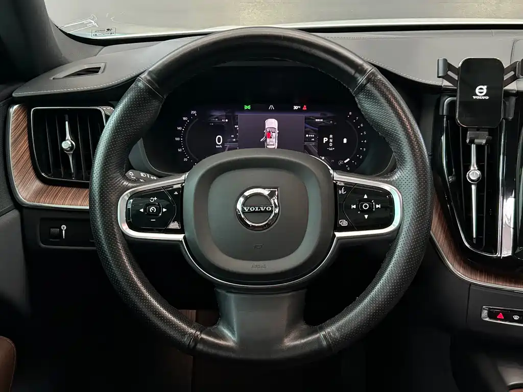 Volvo XC60 — миниатюра 11