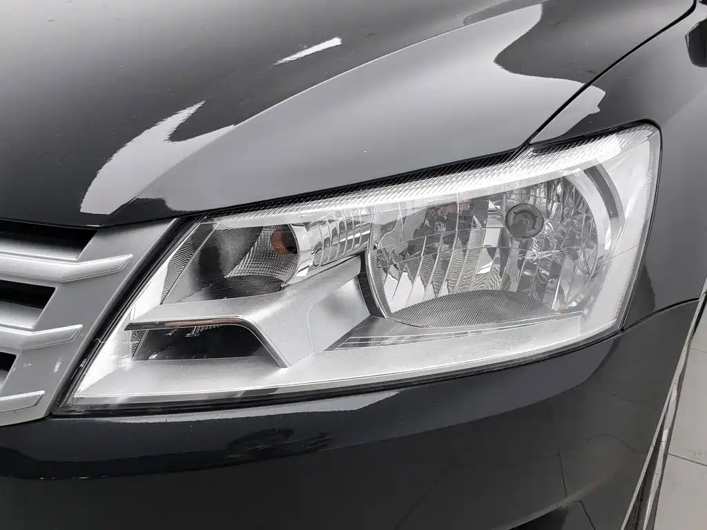 Volkswagen Santana — миниатюра 7