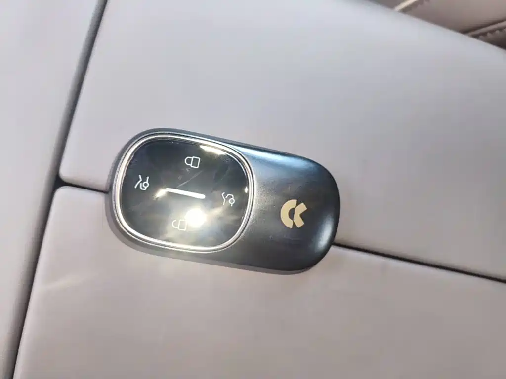 NIO ES8 — миниатюра 9