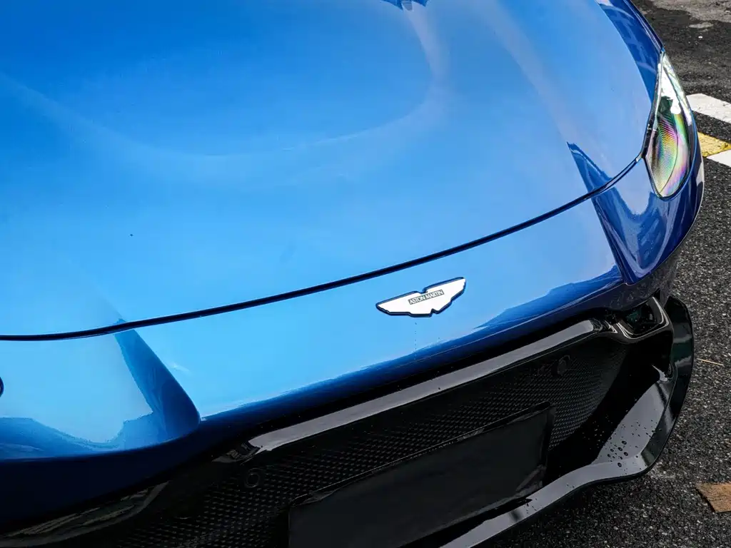 Aston Martin V8 Vantage 2018 4.0T V8 Coupe