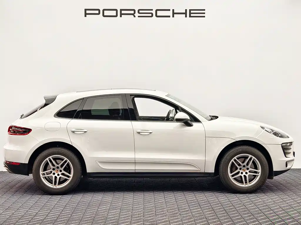Porsche Macan — миниатюра 6