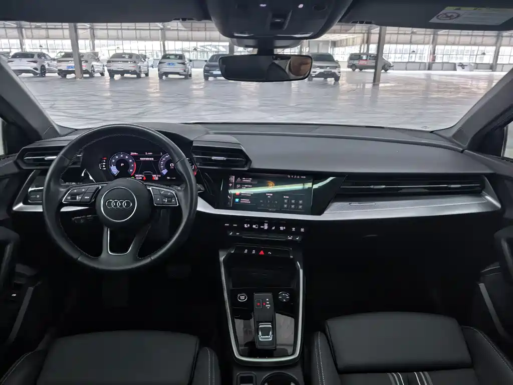 Audi A3 - фото 6