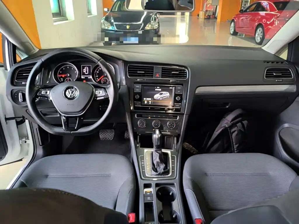 Volkswagen Golf — миниатюра 10