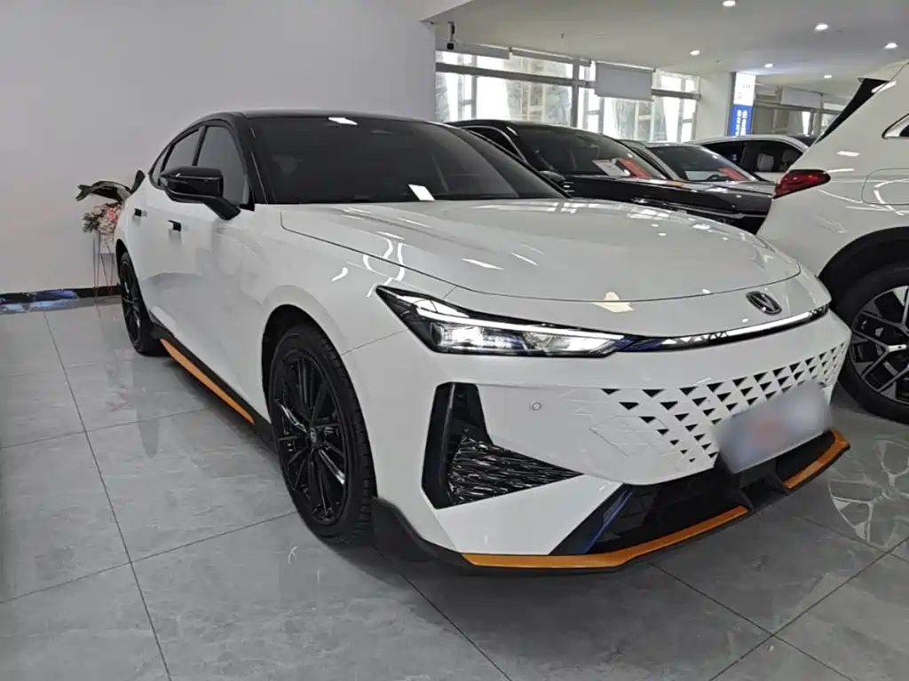 Changan UNI-V 2025 1.5T 500Bar Luxury Sport
