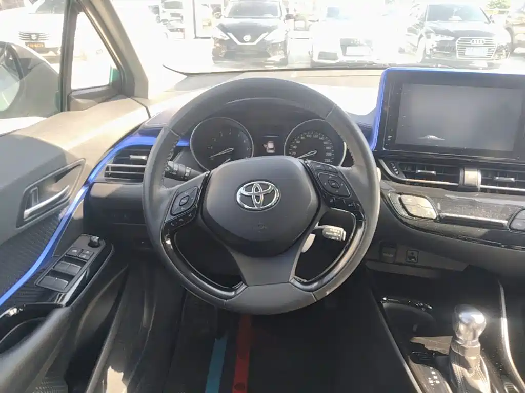 Toyota C-HR — миниатюра 11