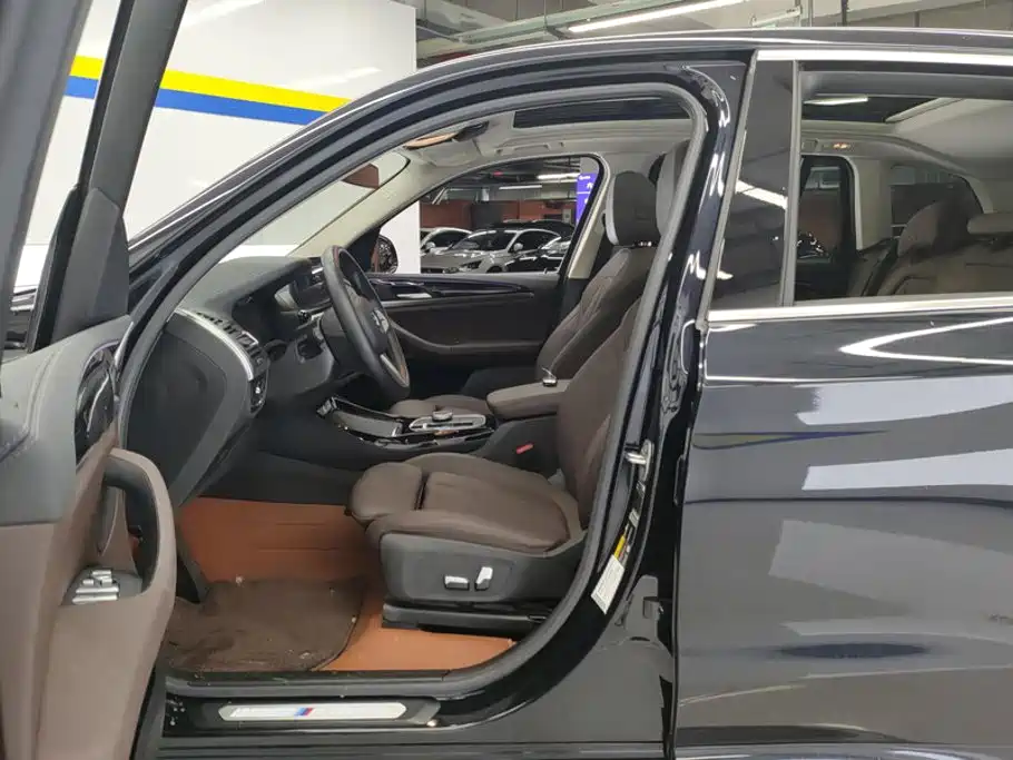 BMW iX3 — миниатюра 9