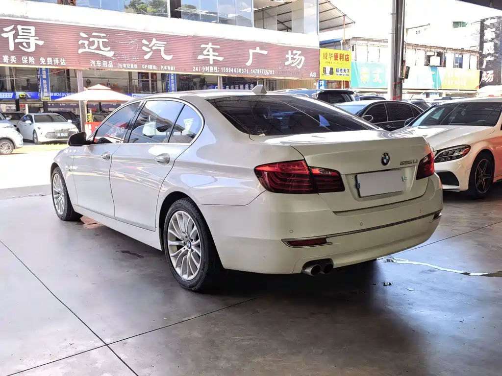 BMW 5 Series — миниатюра 3