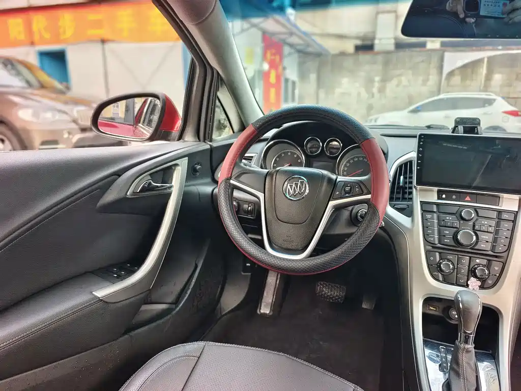 Buick Excelle — миниатюра 7