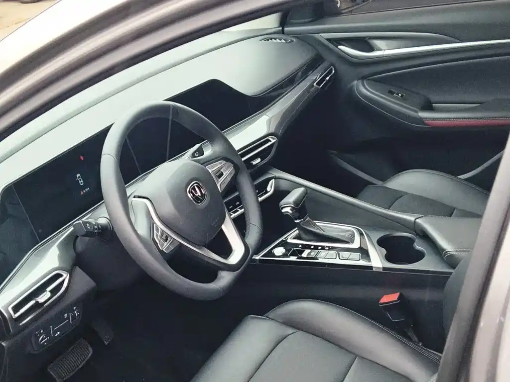 Changan Eado 2020 PLUS NE 1.4T GDI DCT Luxury