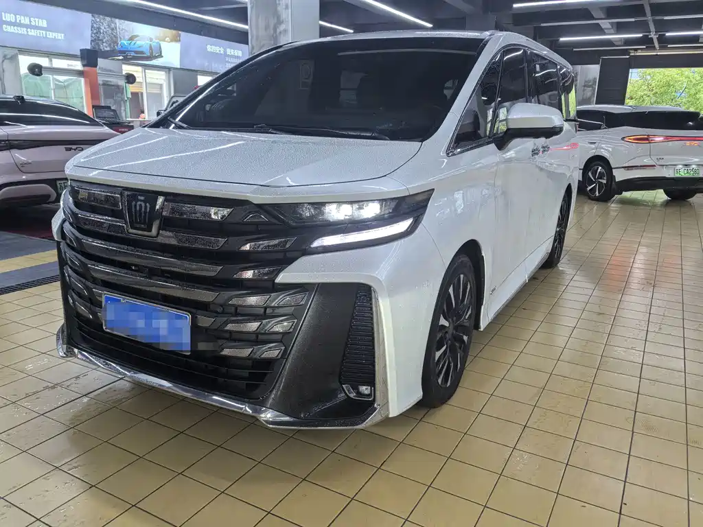 Toyota Vellfire — миниатюра 2