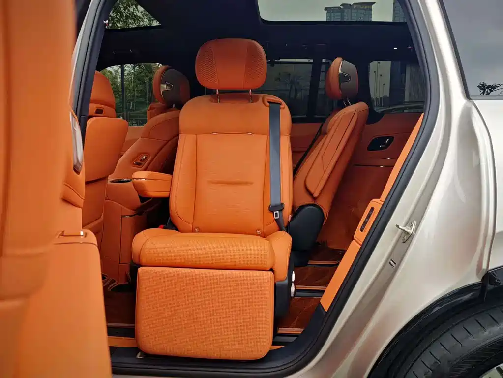 Lynk & Co 900 — миниатюра 9