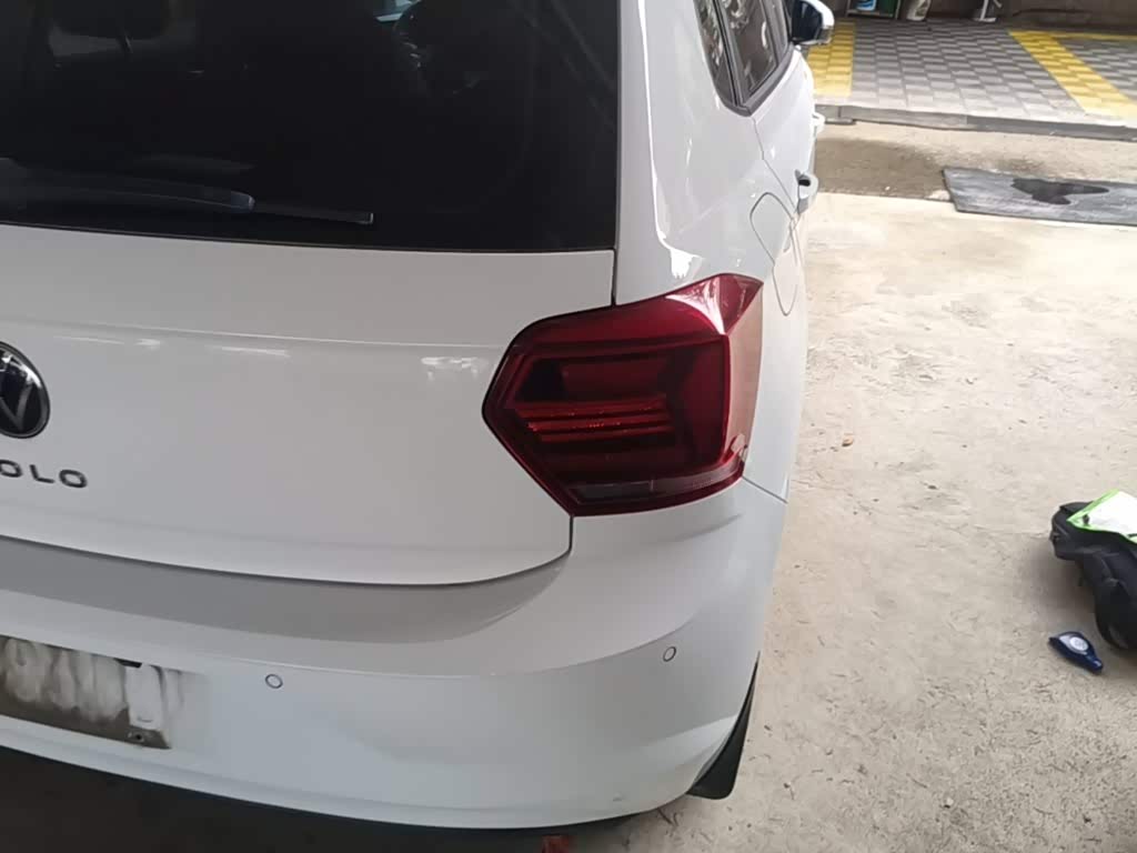 Volkswagen Polo 1.5 л 2023 г. Белый, пробег 30800 км