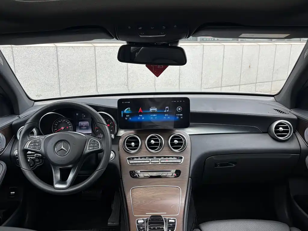 Mercedes-Benz GLC — миниатюра 12