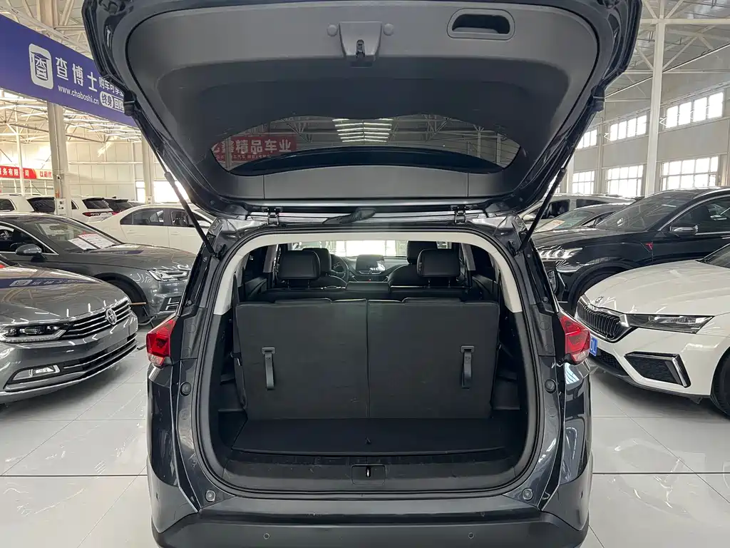 Chevrolet Volando — миниатюра 10