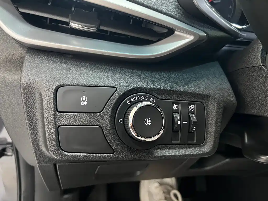 Chevrolet Volando — миниатюра 15