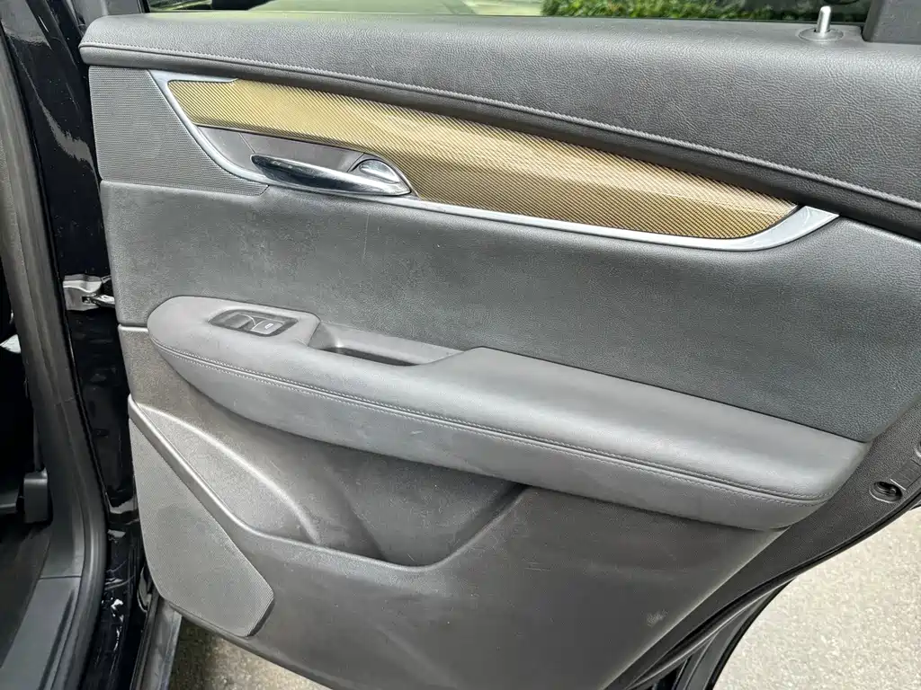 Cadillac XT5 — миниатюра 11