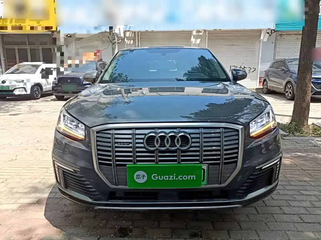 Audi Q2L e-tron — миниатюра 3