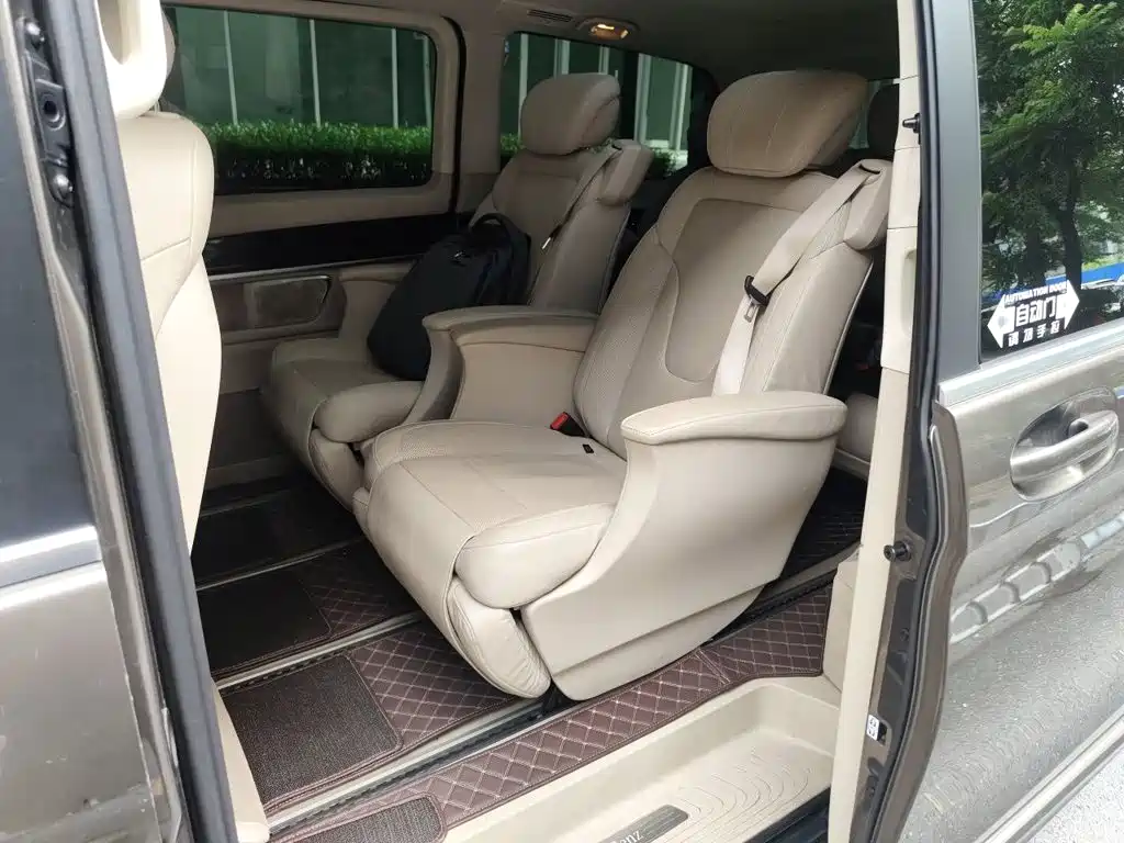 Mercedes-Benz V-Class — миниатюра 13