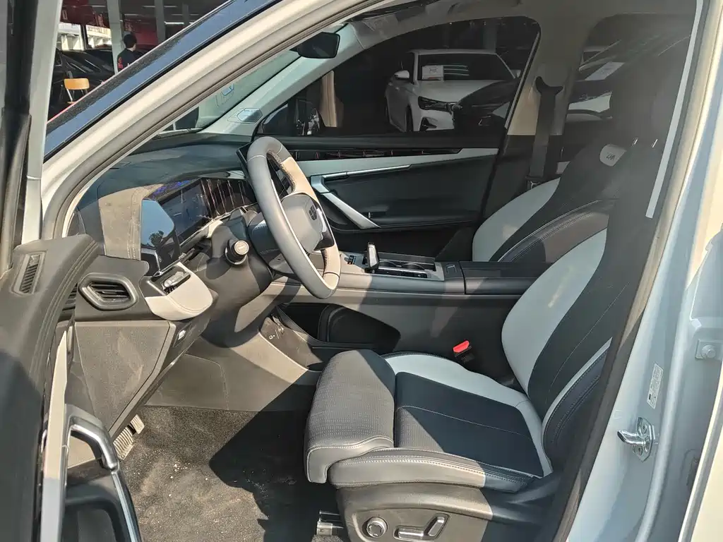 GEELY AUTOMOBILE BOYUE L