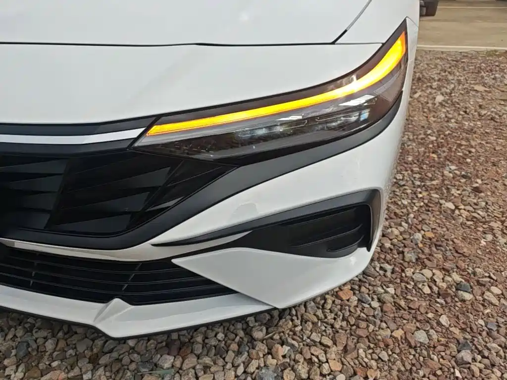 Hyundai Elantra — миниатюра 24
