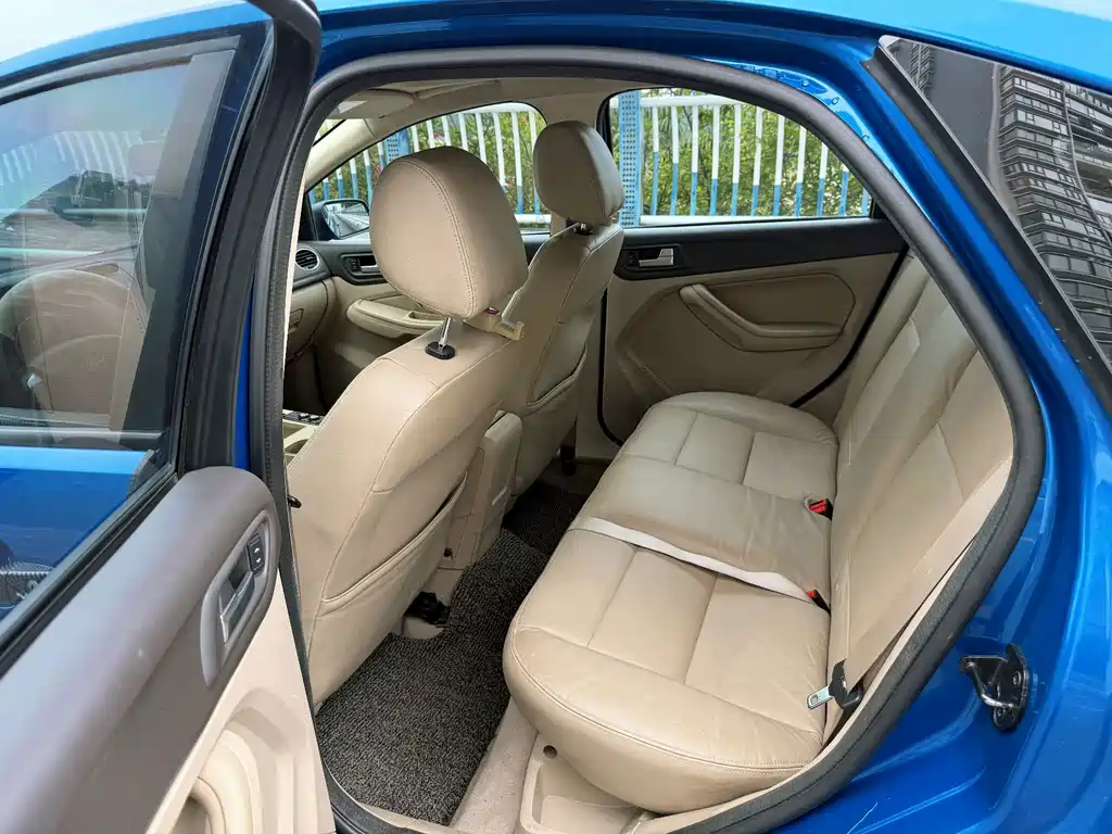 Ford Focus — миниатюра 13