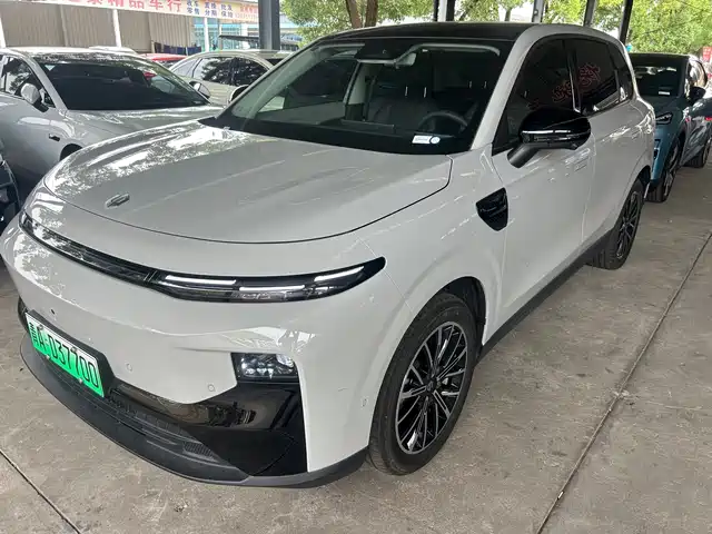 Leapmotor B10