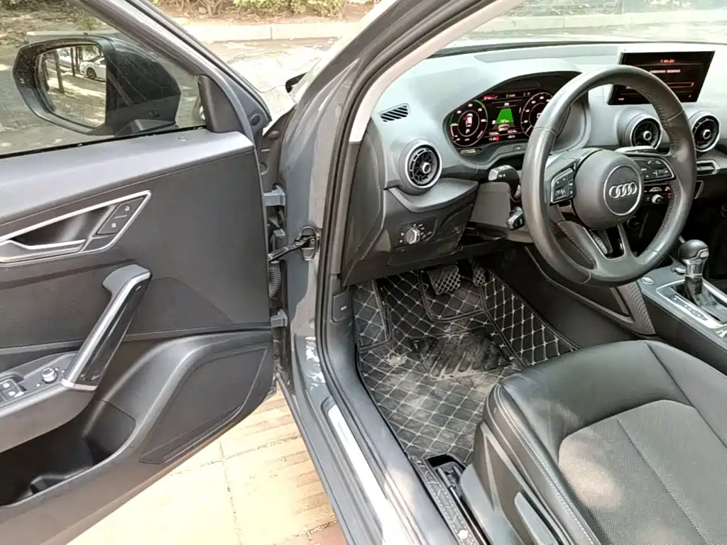 Audi Q2L e-tron — миниатюра 16