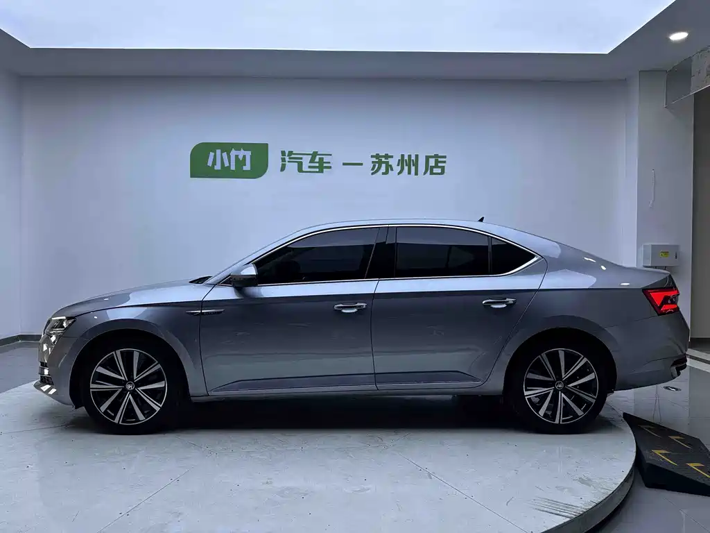 Skoda Superb — миниатюра 6