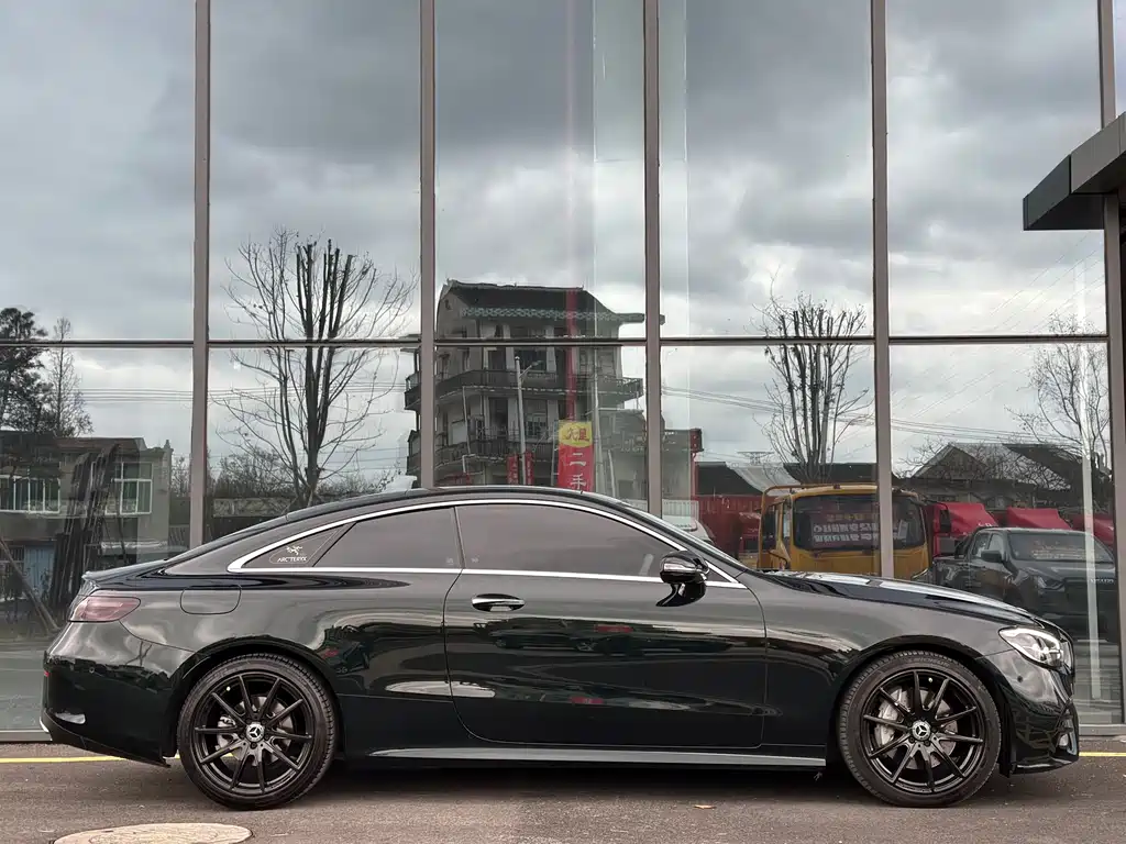 MERCEDES-BENZ E CLASS