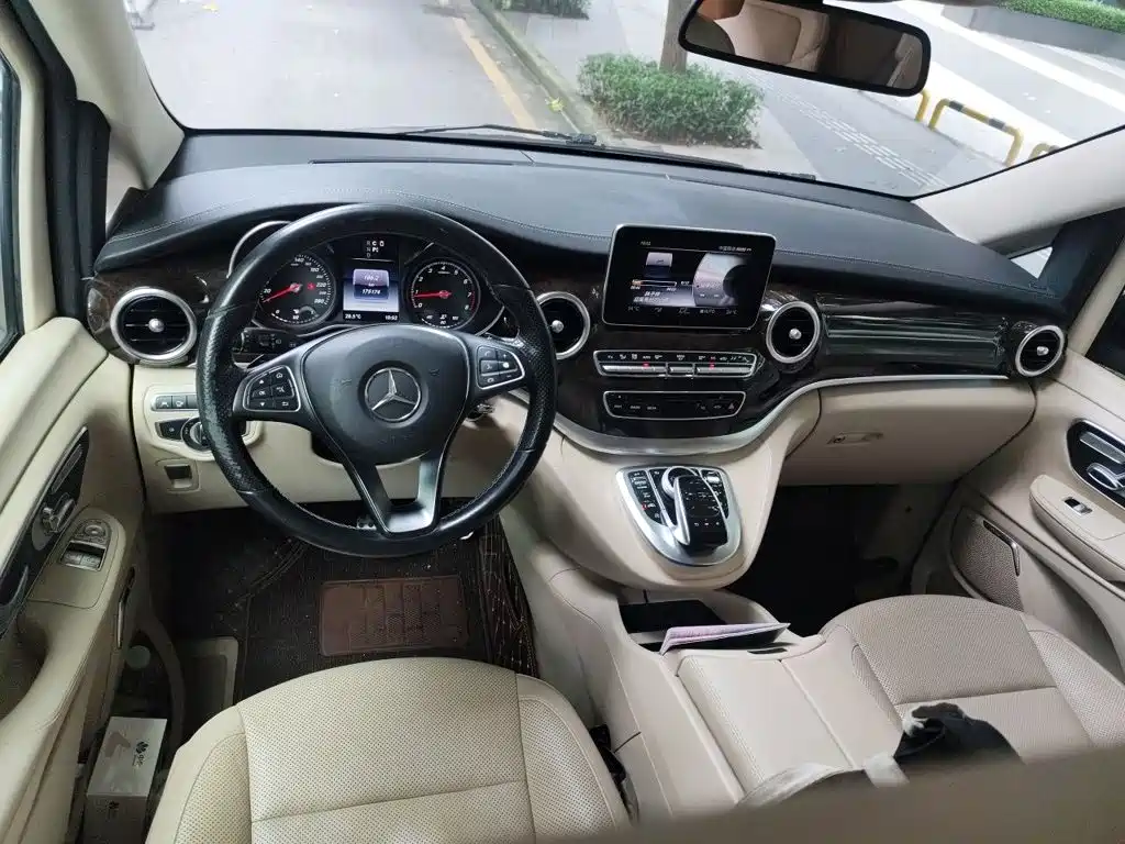 Mercedes-Benz V-Class — миниатюра 5
