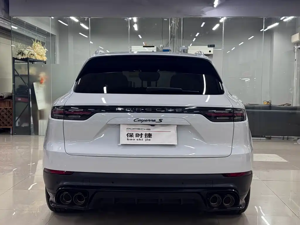 Porsche Cayenne — миниатюра 11