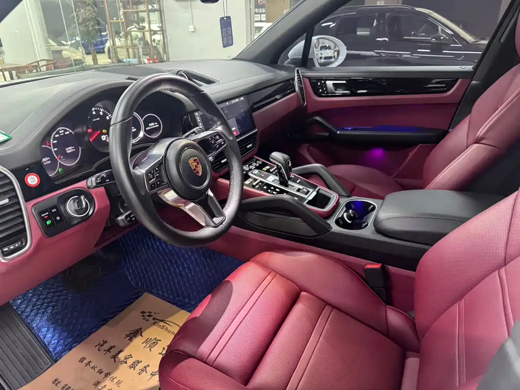 Porsche Cayenne — миниатюра 7