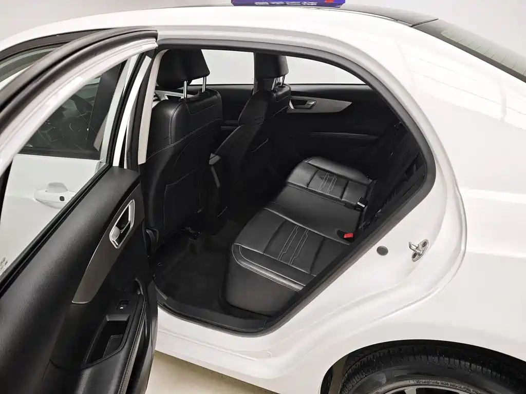 BYD Qin — миниатюра 17