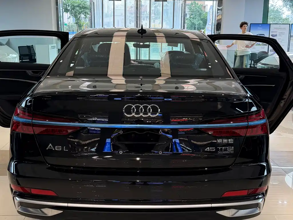 Audi A6L 2025 45 TFSI quattro