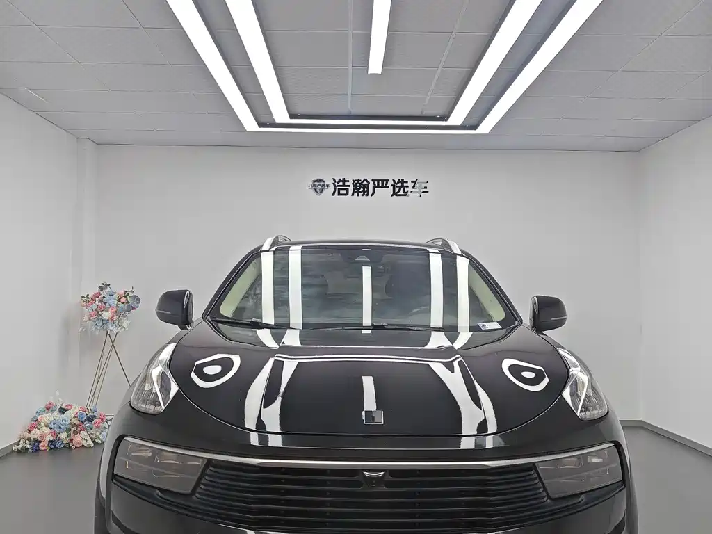 Lynk & Co 01 — миниатюра 2