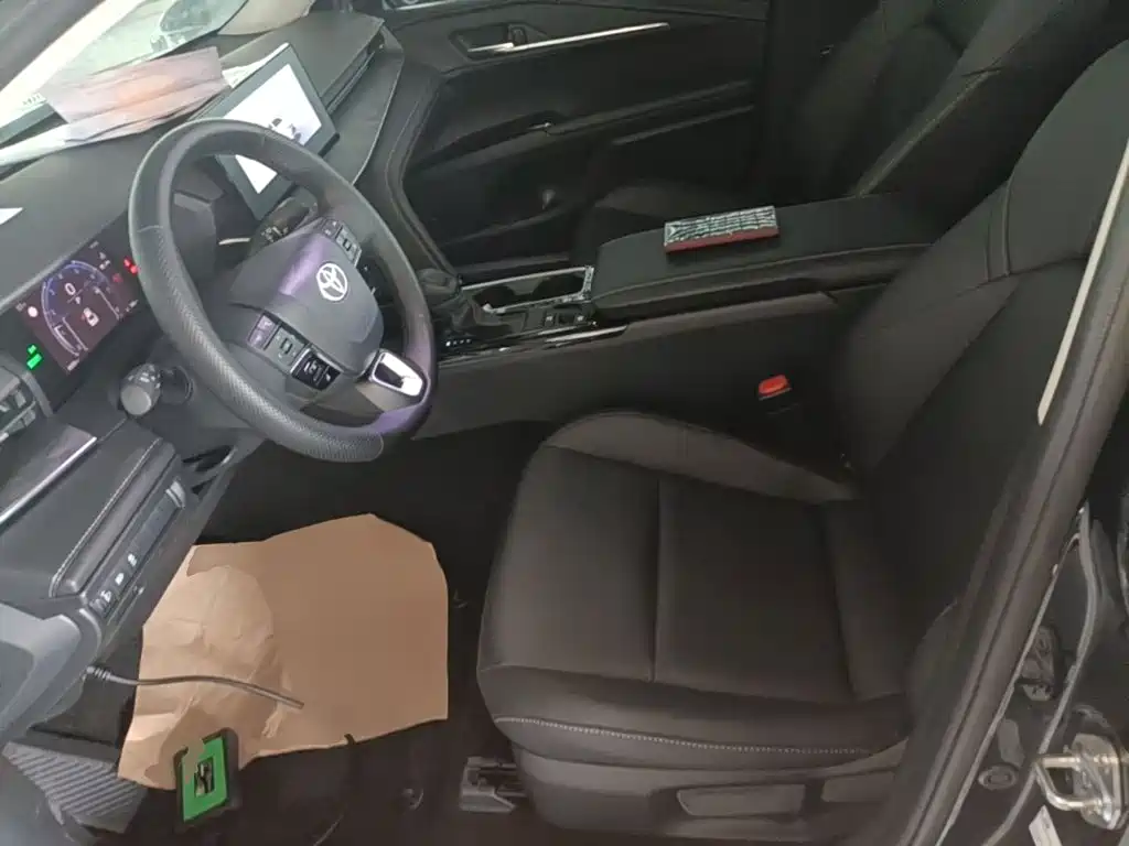 Toyota Camry — миниатюра 15