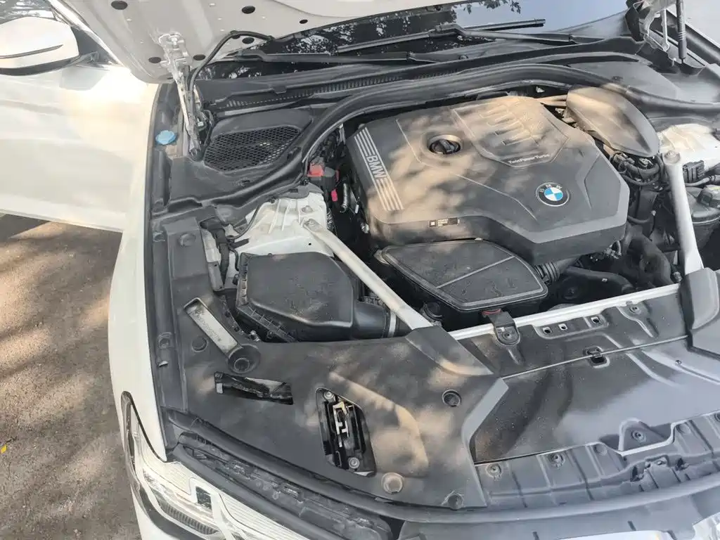 BMW 5 Series — миниатюра 19