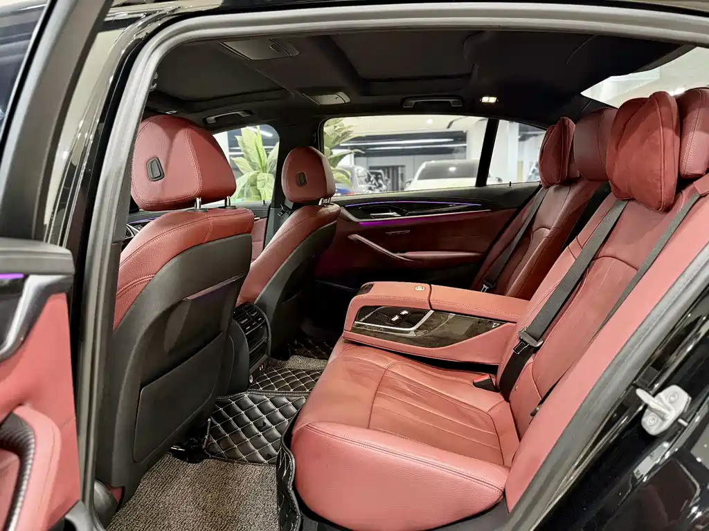 BMW 5 Series — миниатюра 7
