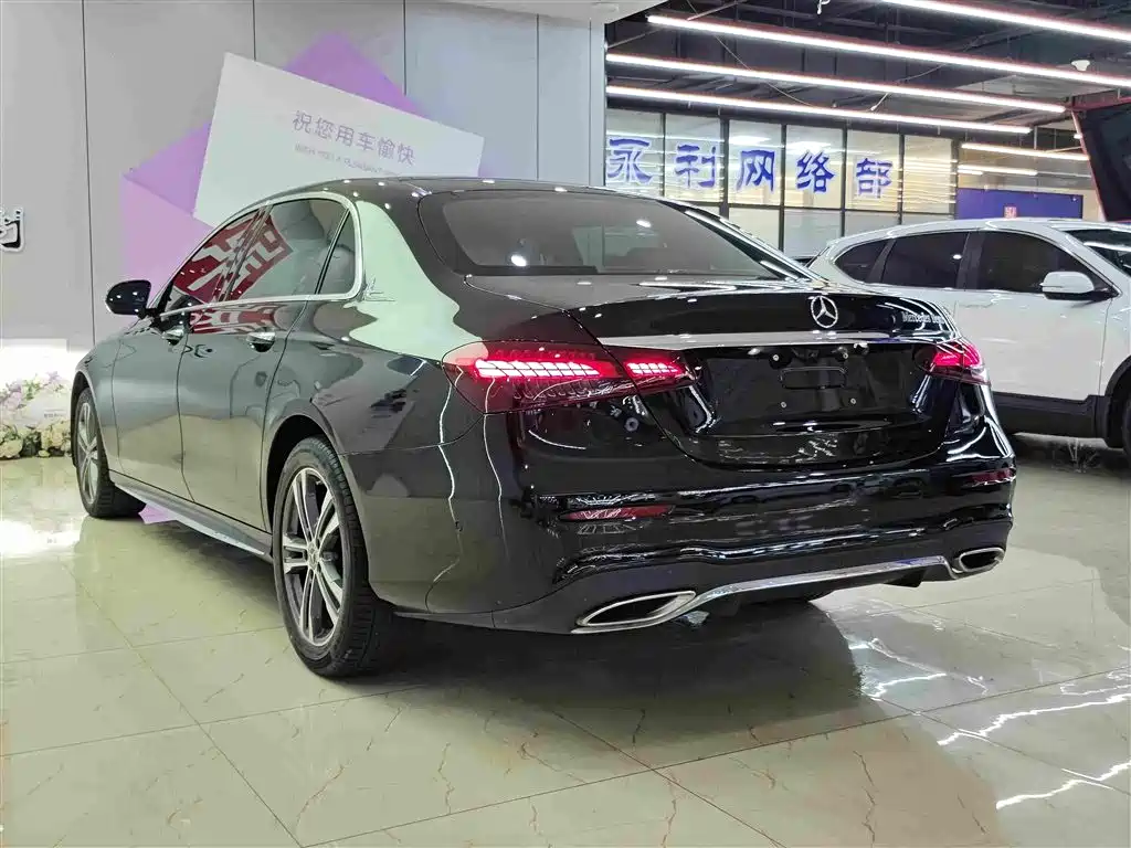 Mercedes-Benz E-Class — миниатюра 4