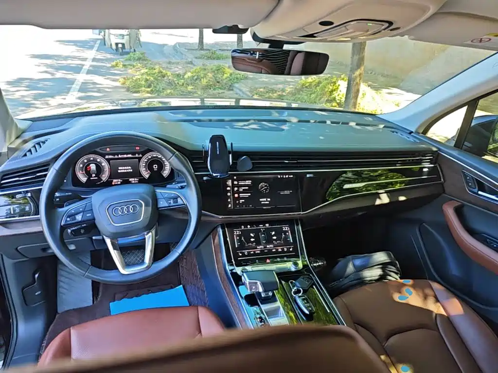Audi Q7 — миниатюра 10